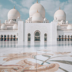 10+Things+You+Need+to+Know+Before+Visiting+the+Sheikh+Zayed+Mosque+in+Abu+Dhabi